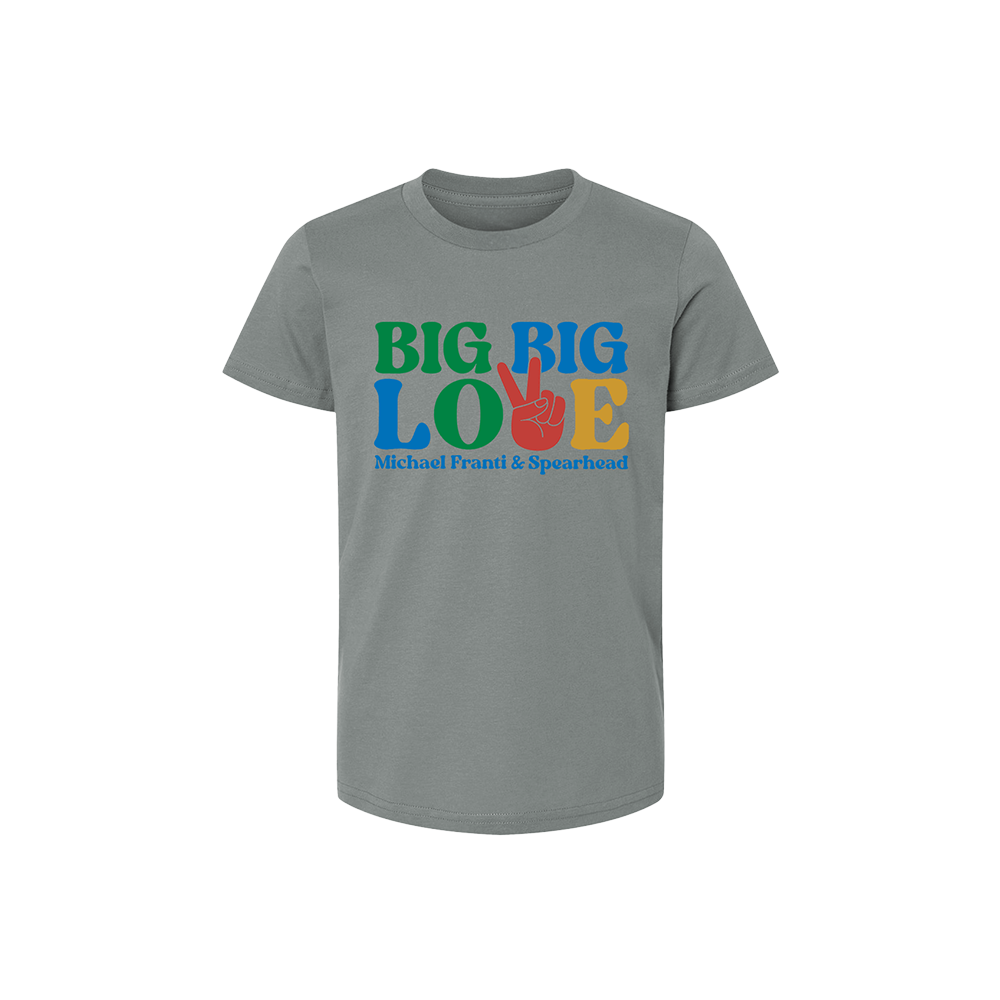 Gray t-shirt with colorful ’BIG BIG LOVE’ text and a peace sign.